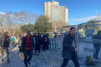 Taksim Meydanı bariyerlerle kapatıldı