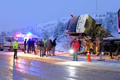 Erzincan’da yolcu otobüsü şarampole devrildi!