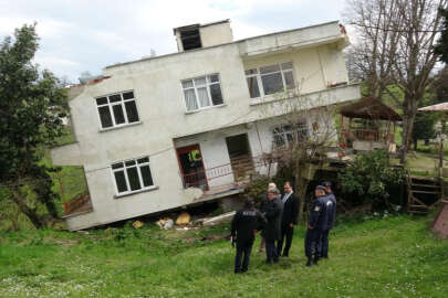 Ordu’da heyelan: Bir ev yan yattı