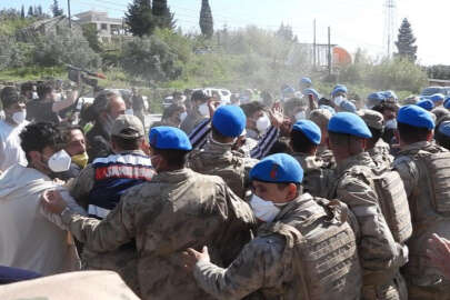 Hatay'da moloz eylemine jandarma müdahalesi   