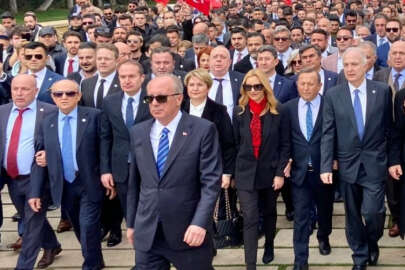 Muharrem İnce Anıtkabir'i ziyaret etti