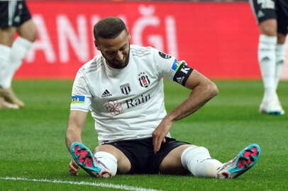 Cenk Tosun maça devam edemedi   