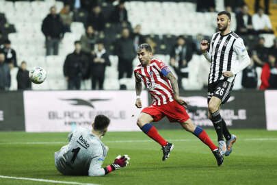 Beşiktaş ile Atletico Madrid depremzedeler için sahaya çıktı