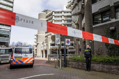 Hollanda'da Temsilciler Binası binasındaki bomba ihbarı asılsız çıktı