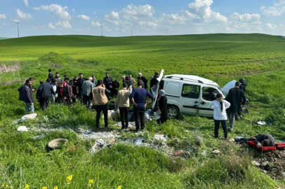 Diyarbakır'da otomobil tarlaya uçtu!