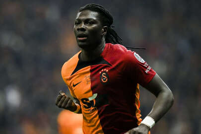 Galatasaray'da Gomis sorunu tatlıya bağlandı