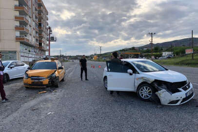 Kafa kafaya çarpıştılar!