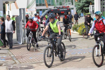 Pedallar afetlere farkındalık için çevrildi   