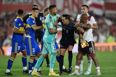 River Plate - Boca Juniors maçında 7 kırmızı kart!