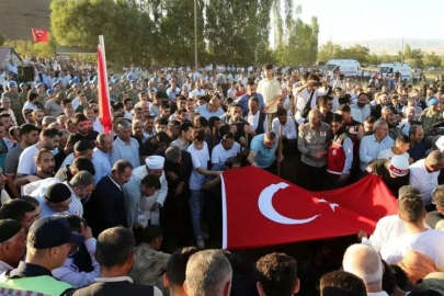 Şehit Erkan Selçuk memleketi Muş'ta son yolculuğuna uğurlandı!