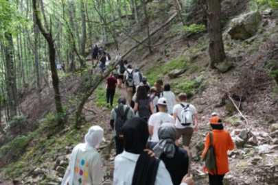 Bursa'da gençler doğa için yürüdü