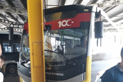 Bursa'da kendi kendine harekete geçen otobüs, şoförlere çarptı