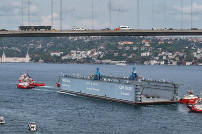 İstanbul Boğazı'nda gemi trafiği askıya alındı