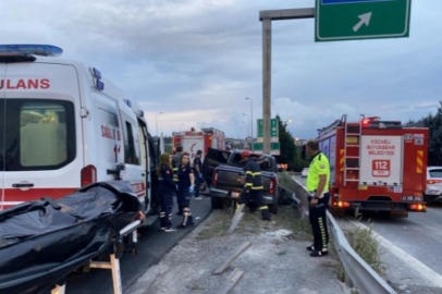 Kocaeli'de feci kaza: Araç bariyere saplandı, sürücü hayatını kaybetti