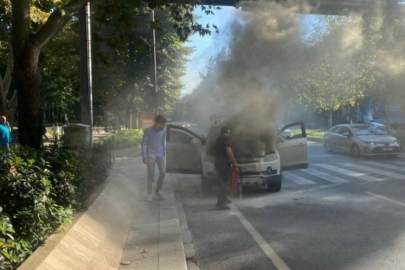 İstanbul'da seyir halindeki bir araçta yangın çıktı! Anne ve çocuğu son anda kurtuldu