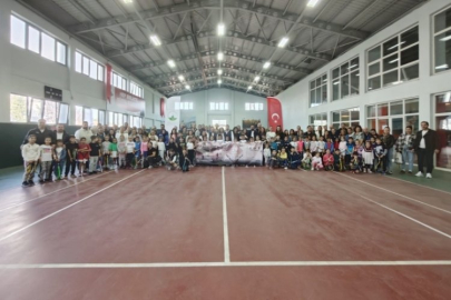 Osmangazi'de 29 Ekim Cumhuriyet Kupası tenis turnuvası başladı