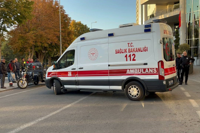 Genci bıçaklayan 2 kişi, kaçarken düşüp yaralandı