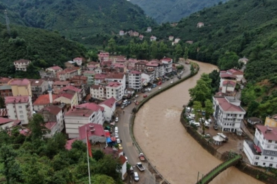 Doğu Karadeniz'de dere yataklarındaki yapılaşma tehlike oluşturuyor