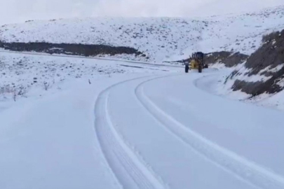 Mevsimin ilk karı düştü, yollar ulaşıma kapandı