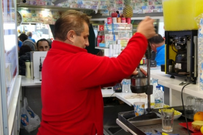 Turistin akıl almaz yöntemi: Hesabı ödememek için yemeğine saç koydu