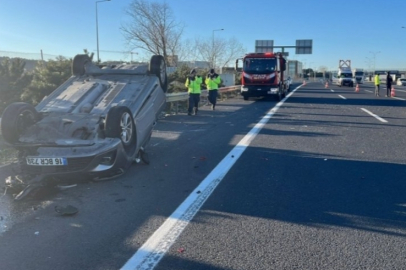 Anadolu Otoyolu'nun Kocaeli kesiminde meydana gelen trafik kazasında 2 kişi yaralandı