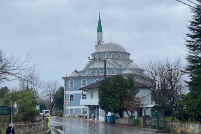 Ölmeden iki camide selasını okuttu, mahalleli hayrete düştü