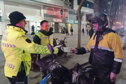 Motosiklet sürücülerine ’Hızını azalt ömrünü uzat’ broşürü dağıtıldı