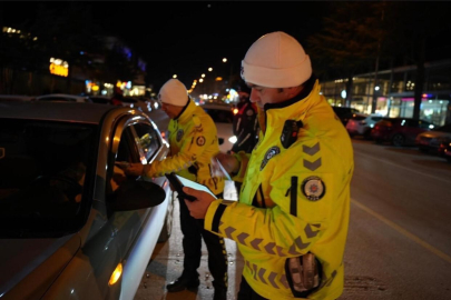 24 saatte toplam 233 araç ve sürücüne idari para cezası, 23 araca trafikten men