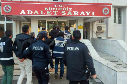 Sahte polisler, gerçek polislere yakalandı